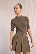 Load image into Gallery viewer, Ribbed Short sleeve Sweater - Khaki
