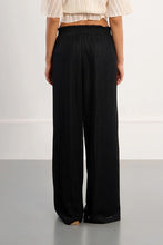 Load image into Gallery viewer, Perforated wide pants - Black
