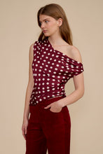 Load image into Gallery viewer, Robbie assymetrical Top - Red
