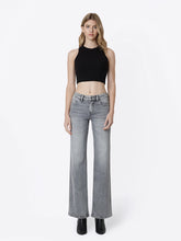 Load image into Gallery viewer, Mid rise vintage flare - Grey
