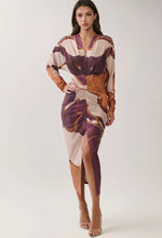 Load image into Gallery viewer, abstract v nk ruched midi drs - plum multi

