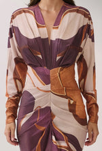 Load image into Gallery viewer, abstract v nk ruched midi drs - plum multi
