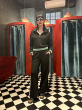 Load image into Gallery viewer, 3/4 zip soft jkt - black/green
