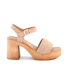 Load image into Gallery viewer, PLATFORM SUMMER SANDAL - SAND
