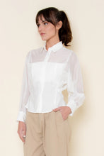 Load image into Gallery viewer, Fitted Buttonup shirt - White
