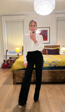 Load image into Gallery viewer, Lace cuff Top - Offwhite
