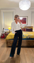 Load image into Gallery viewer, Lace cuff Top - Offwhite
