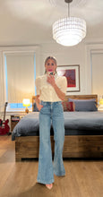 Load image into Gallery viewer, Hi Rise flare wSlit - Lust
