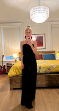 Load image into Gallery viewer, Strapless jumpsuit - Black
