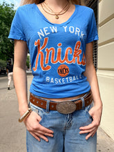 Load image into Gallery viewer, knicks champion tee - blue
