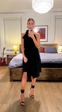 Load image into Gallery viewer, Halter ruffle dress - Black
