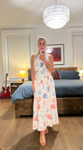 Load image into Gallery viewer, Seashell Maxi dress - White
