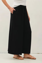 Load image into Gallery viewer, wide crop linen pants - black
