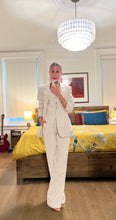 Load image into Gallery viewer, V neck Linen Vest - Natural
