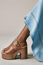 Load image into Gallery viewer, Open Toe Platform - Tan
