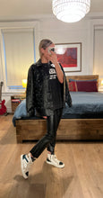 Load image into Gallery viewer, Faux Leather cropped flare - Black
