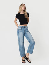 Load image into Gallery viewer, barrel jeans with stitches - tingle
