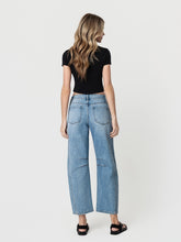 Load image into Gallery viewer, barrel jeans with stitches - tingle
