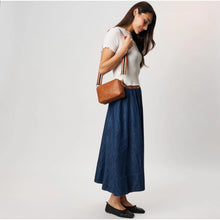 Load image into Gallery viewer, sky crossbody bag - tan
