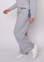 Load image into Gallery viewer, french terry w denim pants - grey melange

