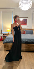 Load image into Gallery viewer, Twist keyhole Maxi - BLACK
