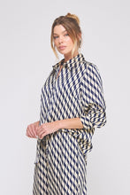 Load image into Gallery viewer, wavey sateen blouse - navy
