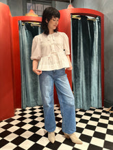 Load image into Gallery viewer, PUFF SS FRNT TIE TOP - WHIRE
