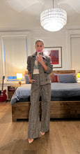 Load image into Gallery viewer, Short checkered Jacket - Plaid black
