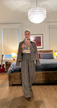 Load image into Gallery viewer, Short checkered Jacket - Plaid black
