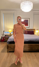 Load image into Gallery viewer, Linen Ruched Skirt - Salmon
