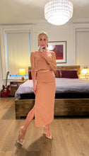 Load image into Gallery viewer, Linen Ruched Skirt - Salmon
