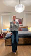 Load image into Gallery viewer, Plaid &amp; Heart Cardi - Grey
