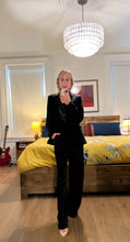 Load image into Gallery viewer, Tailored Blazer - Black

