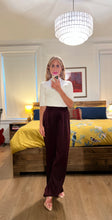 Load image into Gallery viewer, Wide pleated Pants - Red
