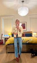 Load image into Gallery viewer, High rise Dad Jeans - Star
