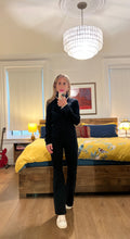 Load image into Gallery viewer, Flared knit pants - Black
