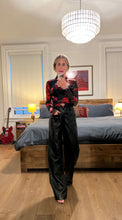 Load image into Gallery viewer, Faux leather pants - black
