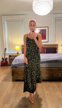 Load image into Gallery viewer, Lucy Dress - Army green
