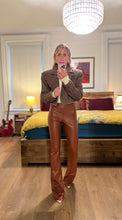 Load image into Gallery viewer, Cropped Blazer - Brown
