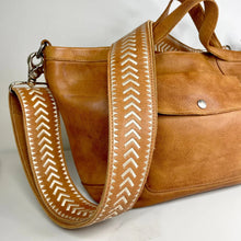 Load image into Gallery viewer, BOWIE STITCHE SLDR STRAP - CAMEL
