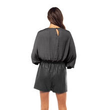 Load image into Gallery viewer, shirred bat slv blouse - graphite
