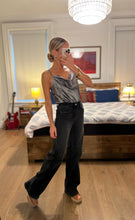Load image into Gallery viewer, Loose fit hi rise jeans - Encore
