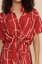 Load image into Gallery viewer, Short sleev tie top - Brick red
