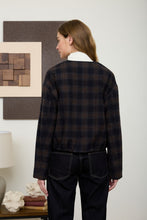 Load image into Gallery viewer, Cropped Jacket - Navy plaid
