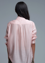 Load image into Gallery viewer, Silky loose shirt - Pink
