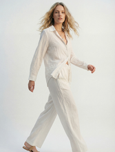 Load image into Gallery viewer, crinkled shirt - white
