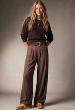 Load image into Gallery viewer, Pleated wideleg pants - Brown
