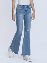 Load image into Gallery viewer, Low rise distressed flare - Idol
