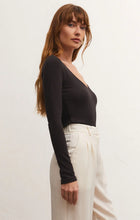 Load image into Gallery viewer, V Neck LS Top - Black
