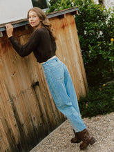 Load image into Gallery viewer, Hi Rise Raw hem Barrel - Loft
